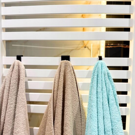 3fa263b0-6068-4dc4-9500-ff3dda11d829.jpeg 2x Wieszaki uchwyty na ręczniki na grzejnik kaloryfer 10mm elegancki 3cm